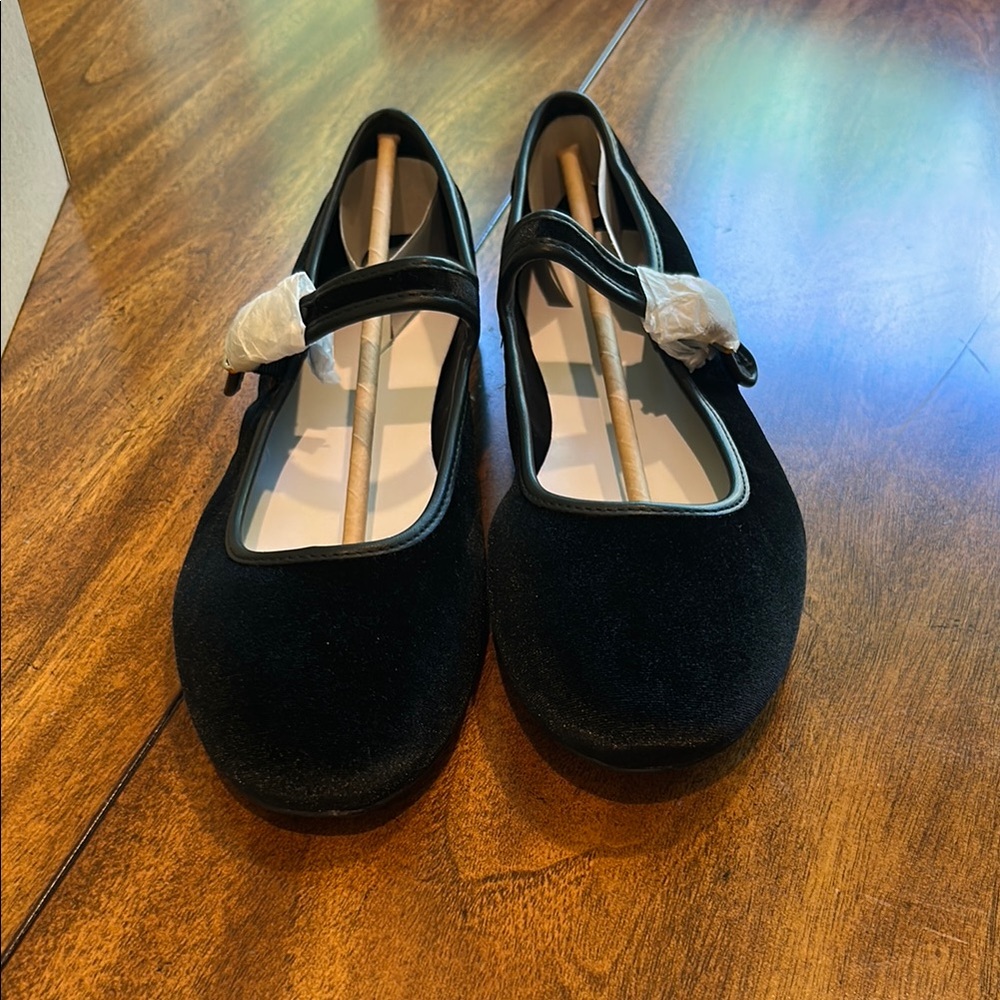 J Crew velvet Mary Jane flats in black size 10 NEW